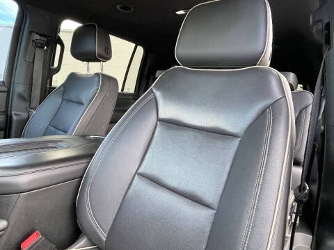 2022 GMC Yukon XL SLT