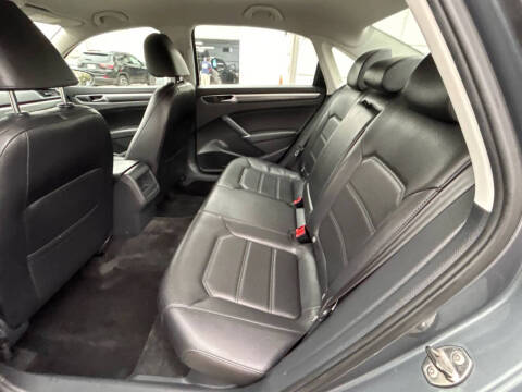 2017 Volkswagen Passat 1.8T R-Line