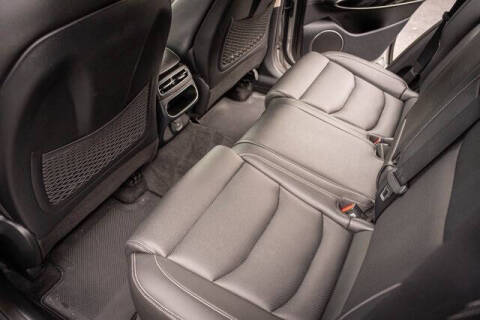 2025 Genesis GV70 2.5T Standard