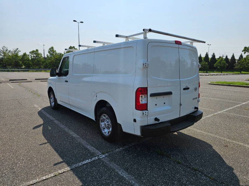 2016 Nissan NV 1500 SV