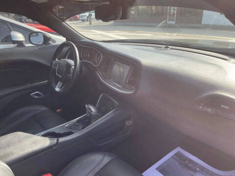 2015 Dodge Challenger SXT Plus