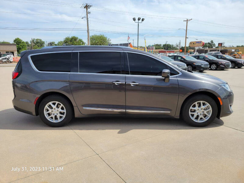 2020 Chrysler Pacifica Touring L