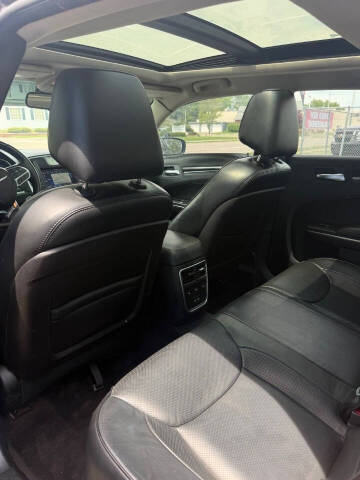2017 Chrysler 300 C