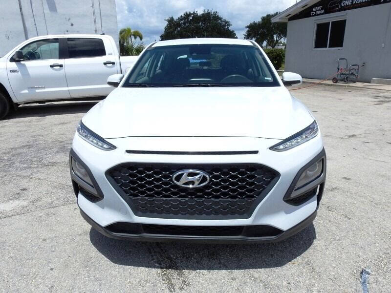2021 HYUNDAI Kona SUV / Crossover - $17,900