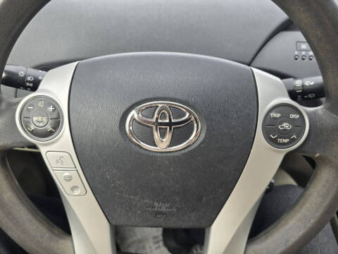 2010 Toyota Prius III
