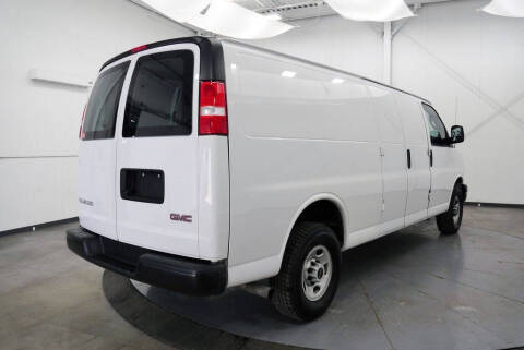 2022 GMC Savana 2500