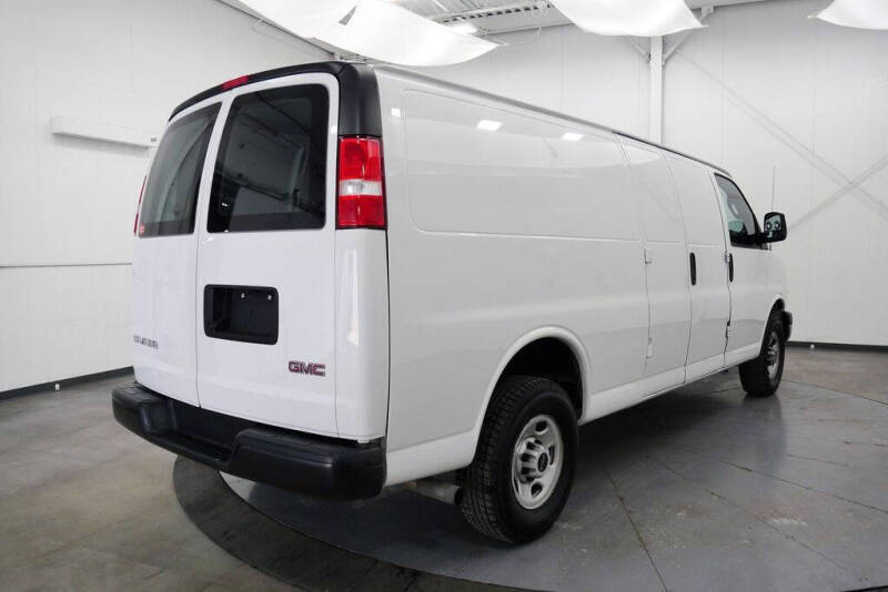 2022 GMC Savana 2500