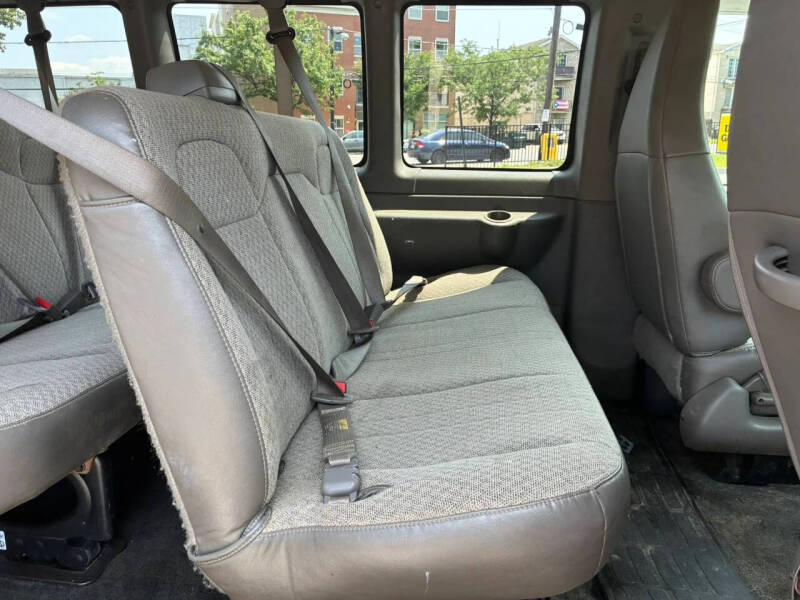 2017 GMC Savana LT 3500