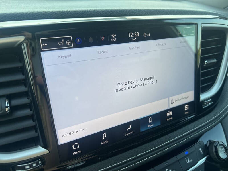 2026 Chrysler Pacifica Select