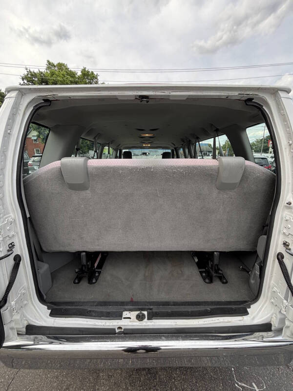 2009 Ford E-Series E-350 SD XL