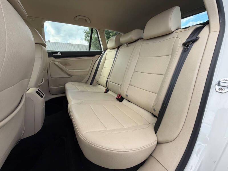 2011 Volkswagen Jetta SportWagen TDI