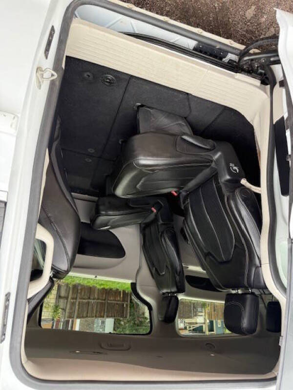 2020 Chrysler Voyager LXi