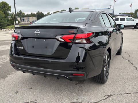 2024 Nissan Versa SR