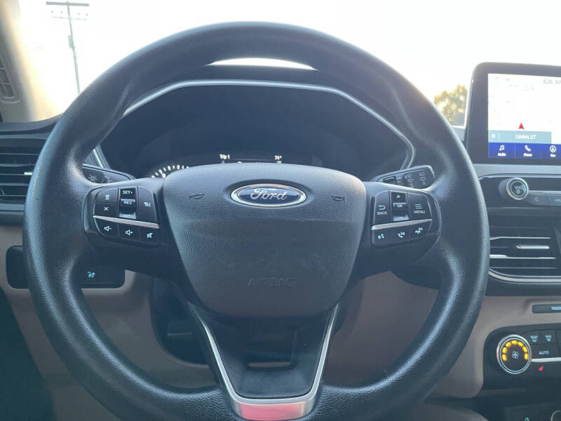 2020 Ford Escape SE
