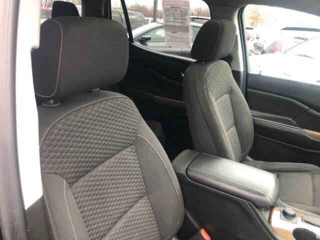 2017 GMC Acadia SLE-2