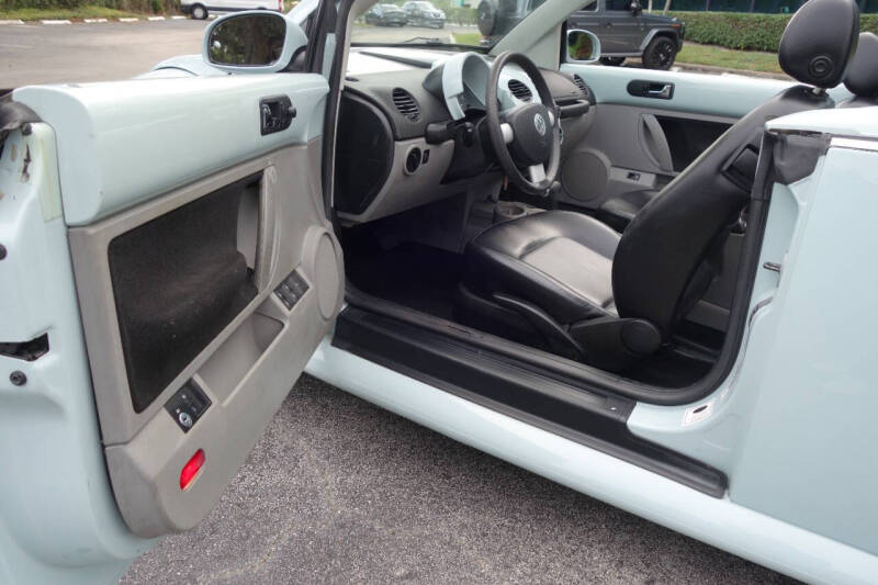 2003 Volkswagen New Beetle Convertible GLS
