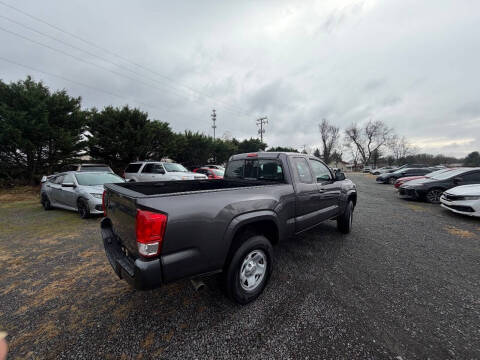 2017 Toyota Tacoma SR