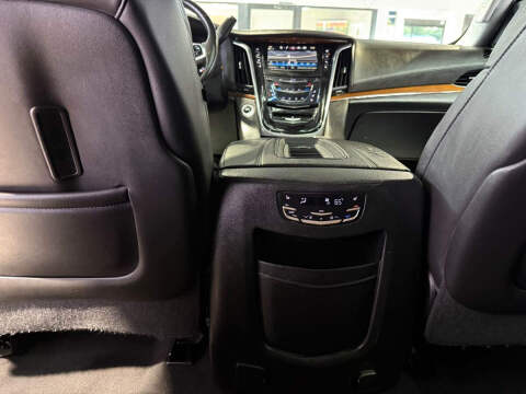 2018 Cadillac Escalade ESV Luxury