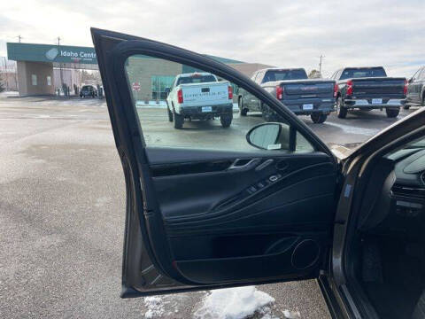 2023 Genesis G80