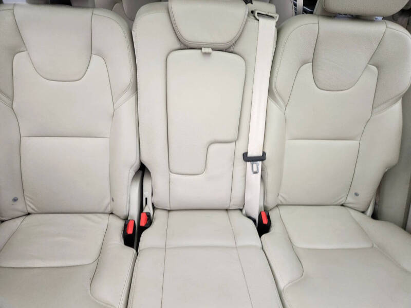 2020 Volvo XC90 T5 Momentum