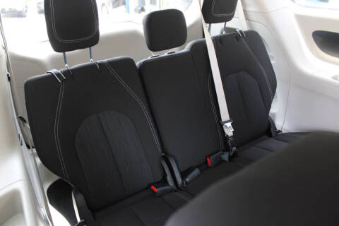 2024 Chrysler Voyager LX