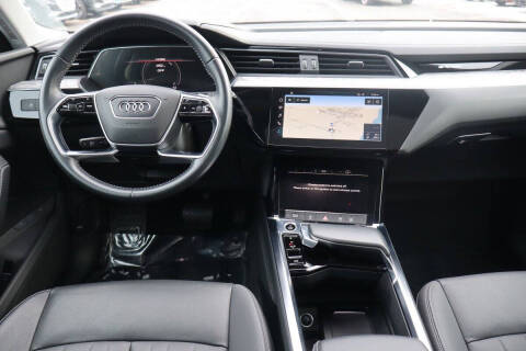 2021 Audi e-tron quattro Premium