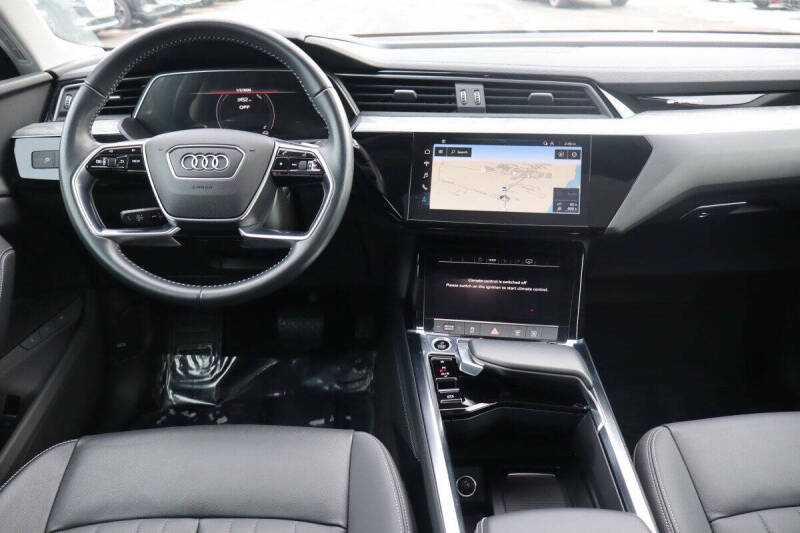 2021 Audi e-tron quattro Premium