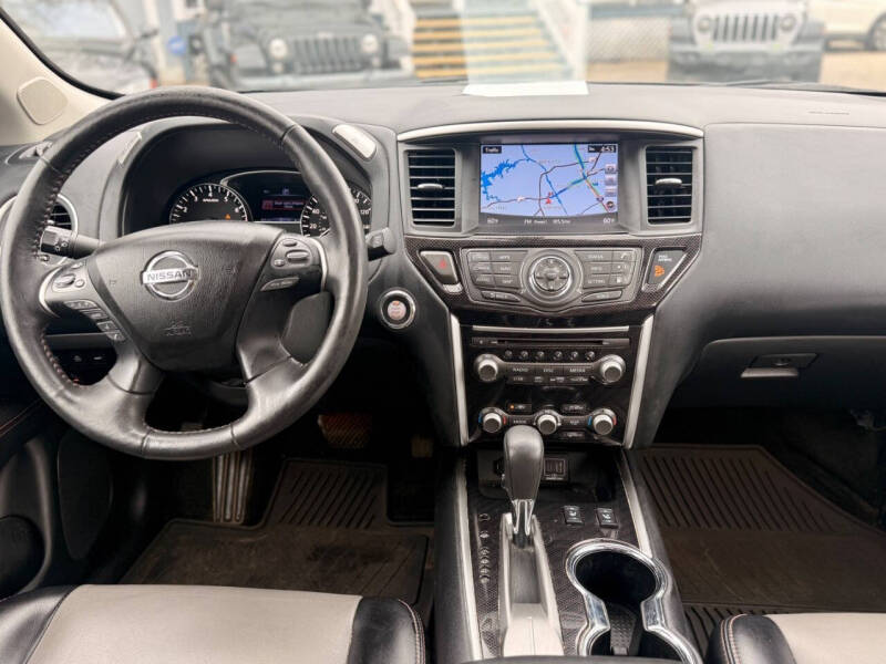 2020 Nissan Pathfinder SL