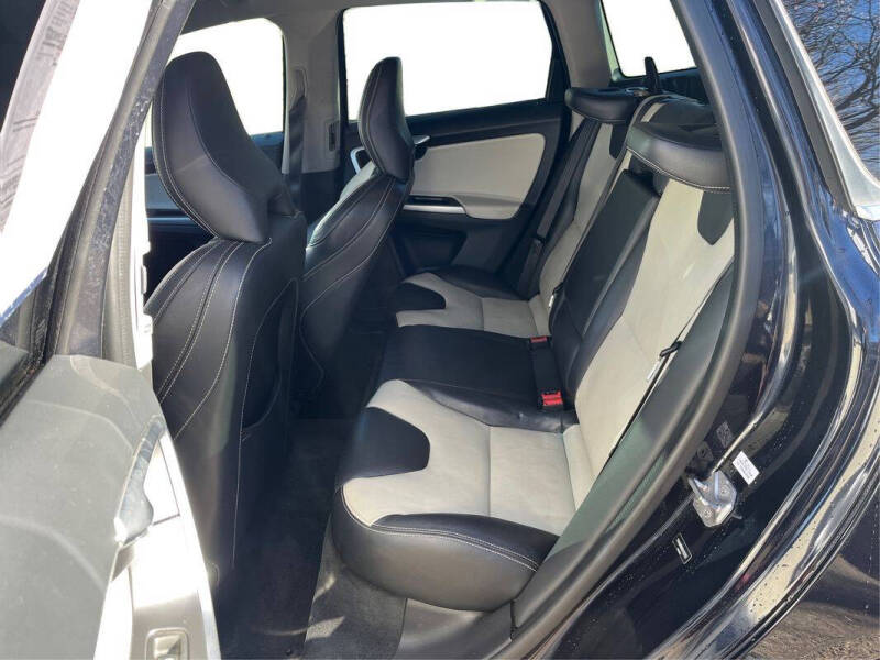 2017 Volvo XC60 T6 Dynamic