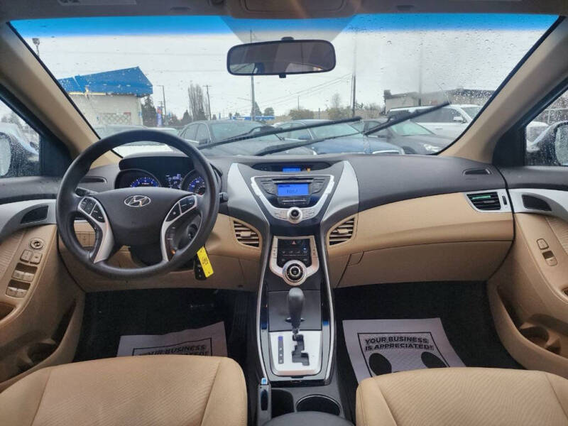 2011 Hyundai Elantra GLS photo 17