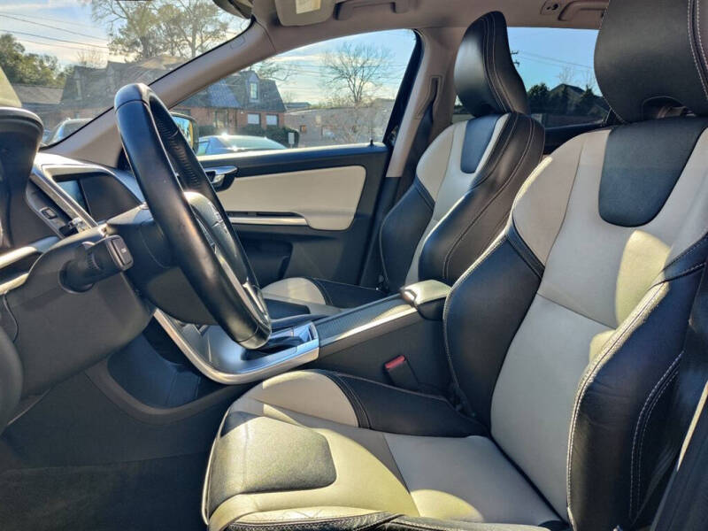 2017 Volvo XC60 T5 Dynamic
