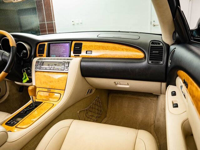 2004 Lexus SC 430