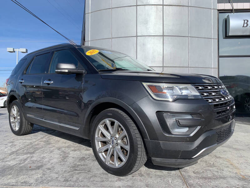 Ford Explorer's photo