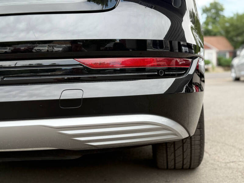 2019 Audi e-tron quattro Premium Plus