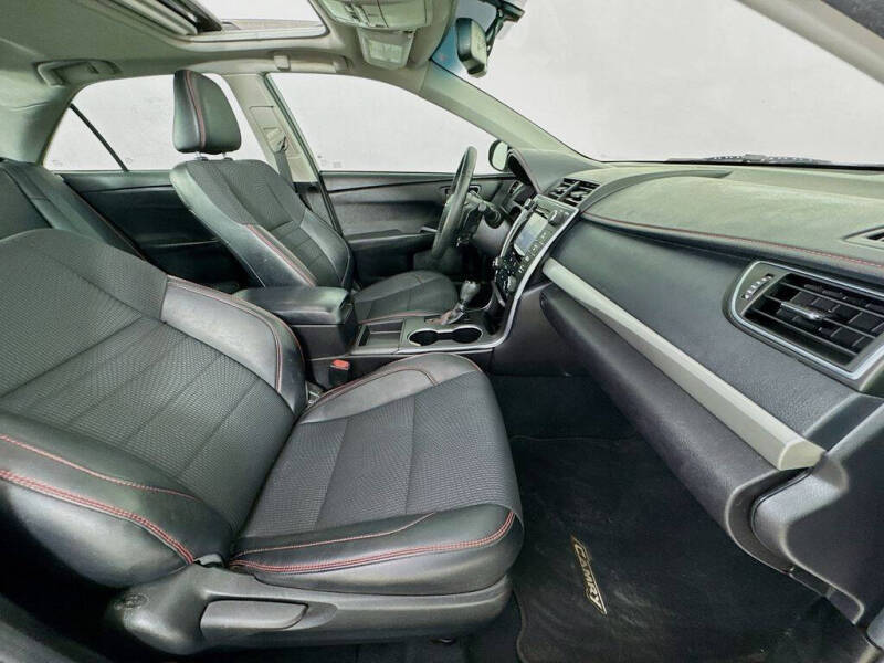 2017 Toyota Camry SE