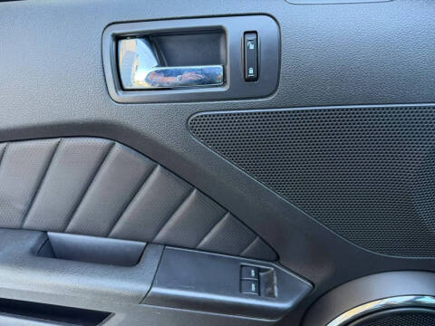 2013 Ford Mustang V6 Premium