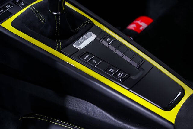 2016 Porsche Cayman GT4