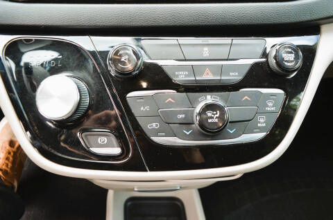 2017 Chrysler Pacifica Touring