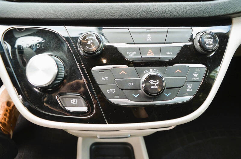 2017 Chrysler Pacifica Touring