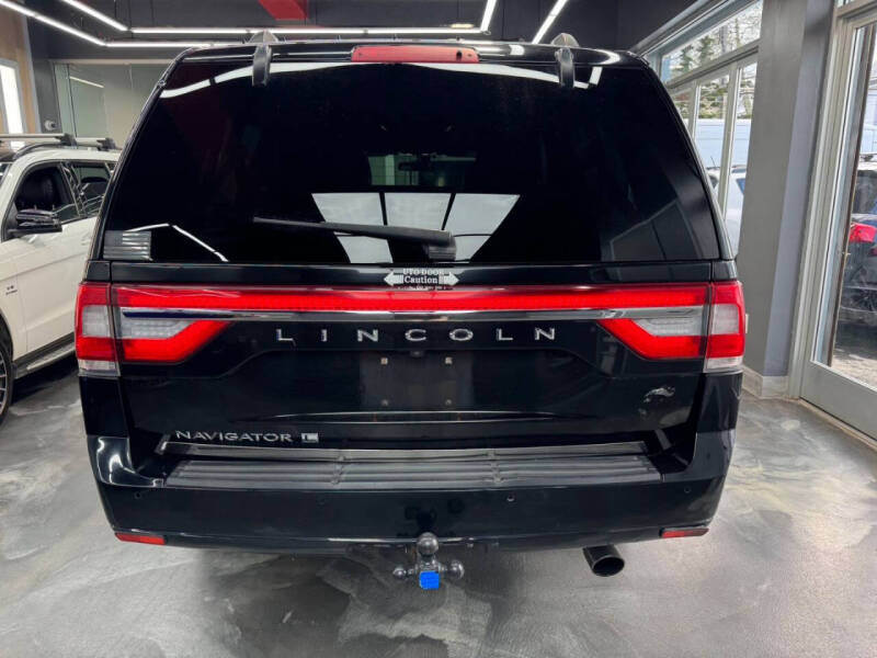 2017 Lincoln Navigator L Select