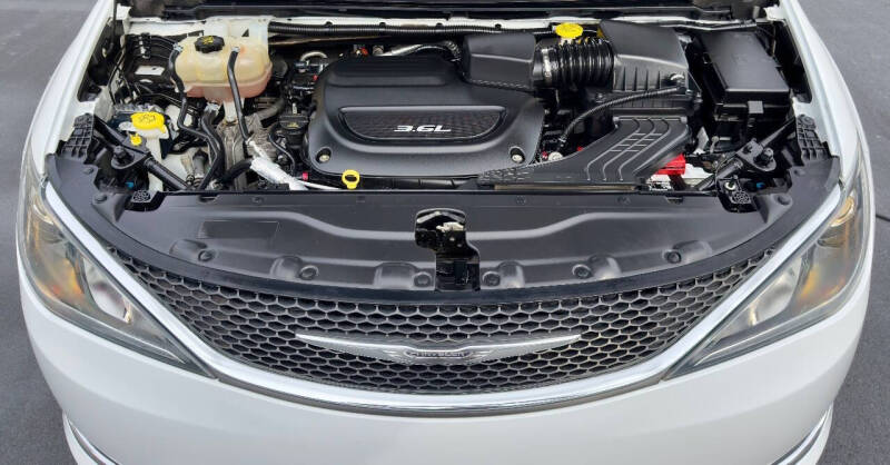 2017 Chrysler Pacifica Touring Plus