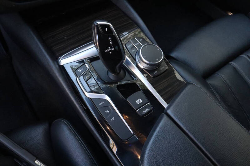 2019 BMW 5 Series 530e iPerformance