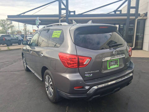 2019 Nissan Pathfinder S