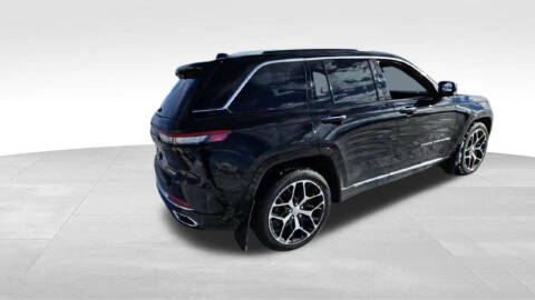 2023 Jeep Grand Cherokee Summit