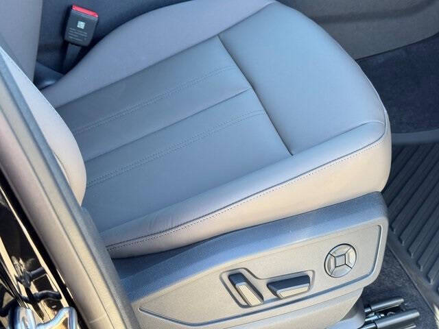 2025 Audi Q5 quattro Premium TFSI