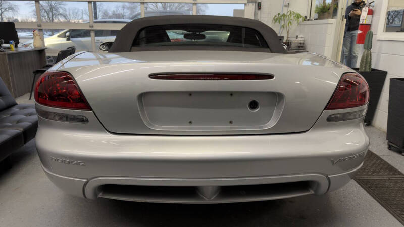 2005 Dodge Viper SRT-10