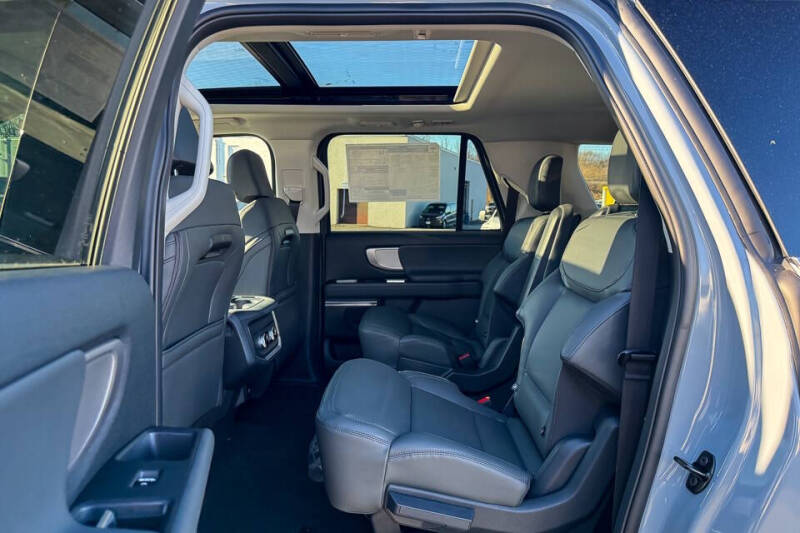 2026 Ford Expedition MAX Active