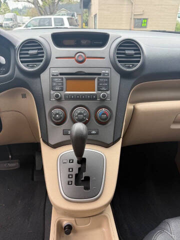 2009 Kia Rondo LX