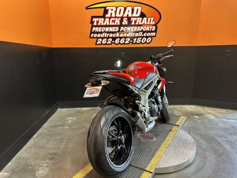 2017 Triumph Speed Triple S ABS Diablo Red