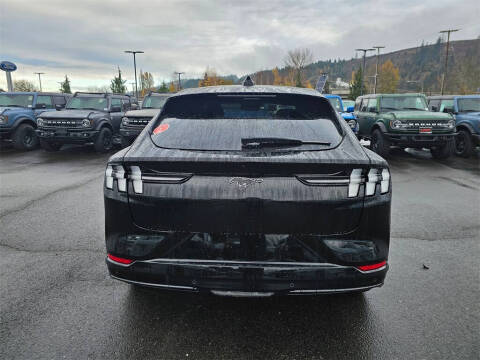 2025 Ford Mustang Mach-E Premium